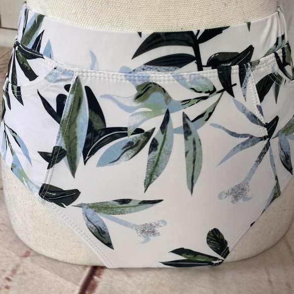 Bikini swimsuit - Picture 4 of 8